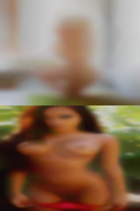 I make amateur woman videos.